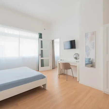 Zanzurmiddlehouse Рим